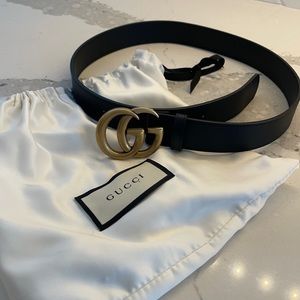 Gucci’s Marmont black leather logo belt